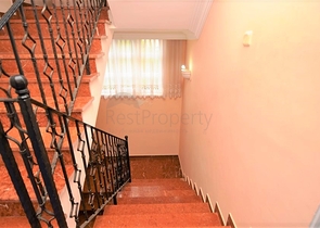 Большая вилла в шаговой доступности от моря в Кестеле