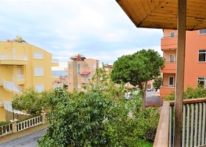 Большая вилла в шаговой доступности от моря в Кестеле