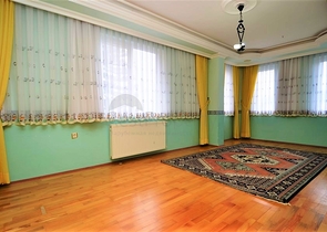 Большая вилла в шаговой доступности от моря в Кестеле