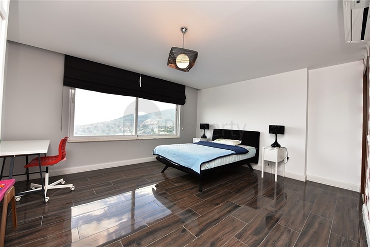 Отдельностоящая вилла с видом на крепость в центре Алании