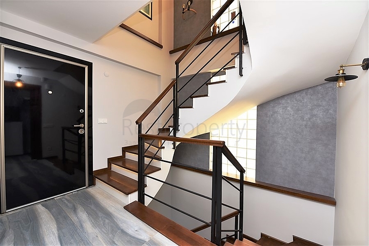 Отдельностоящая вилла с видом на крепость в центре Алании