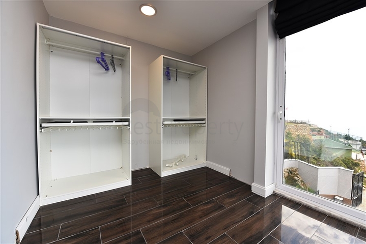 Отдельностоящая вилла с видом на крепость в центре Алании