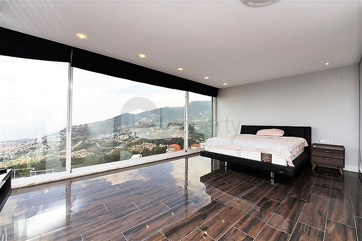 Отдельностоящая вилла с видом на крепость в центре Алании