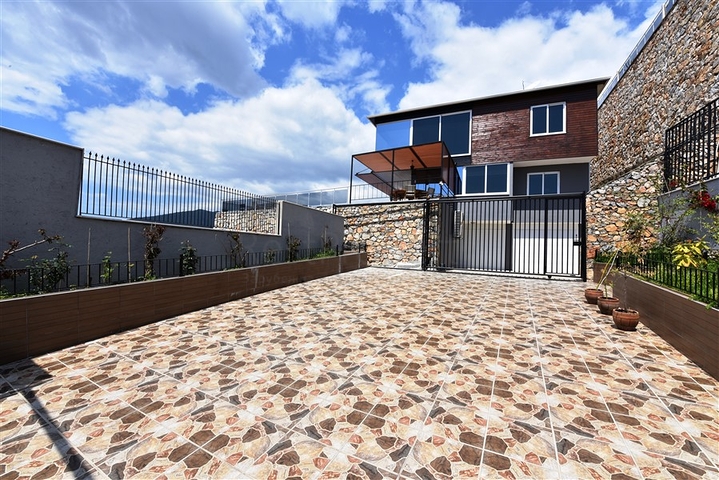 Отдельностоящая вилла с видом на крепость в центре Алании