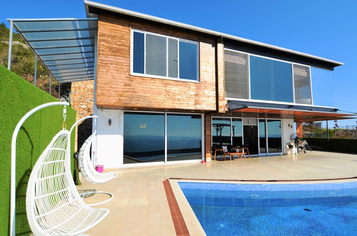 Отдельностоящая вилла с видом на крепость в центре Алании