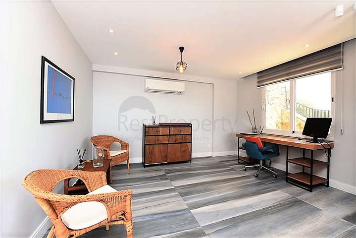 Отдельностоящая вилла с видом на крепость в центре Алании