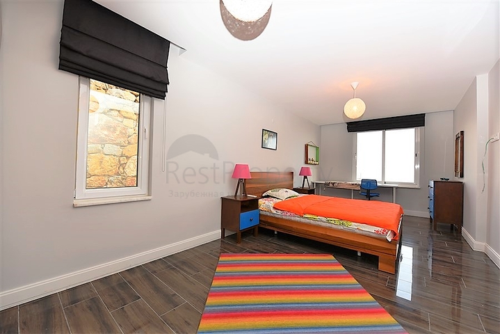 Отдельностоящая вилла с видом на крепость в центре Алании