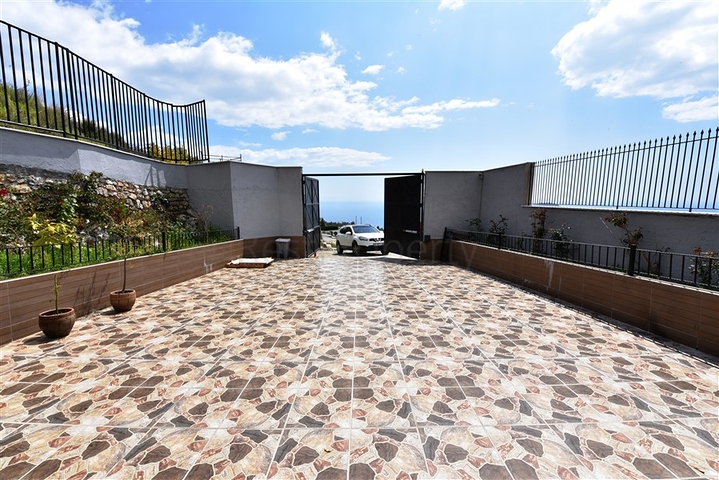 Отдельностоящая вилла с видом на крепость в центре Алании