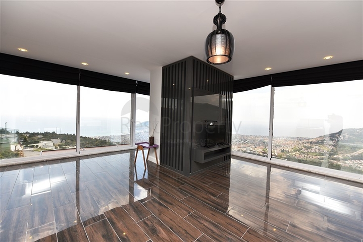 Отдельностоящая вилла с видом на крепость в центре Алании