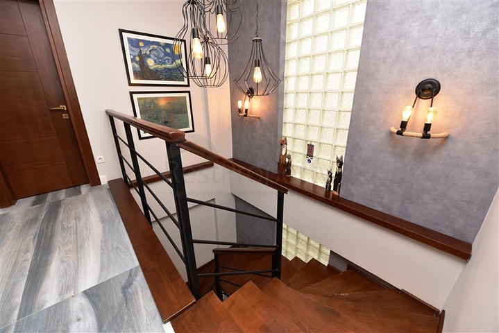 Отдельностоящая вилла с видом на крепость в центре Алании