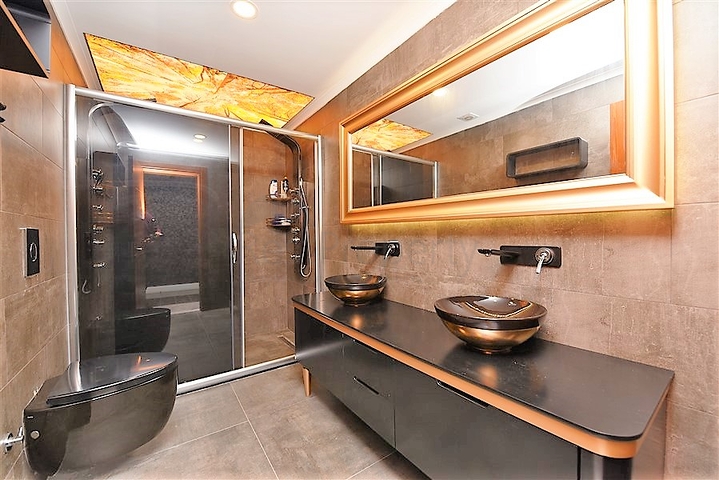 Отдельностоящая вилла с видом на крепость в центре Алании