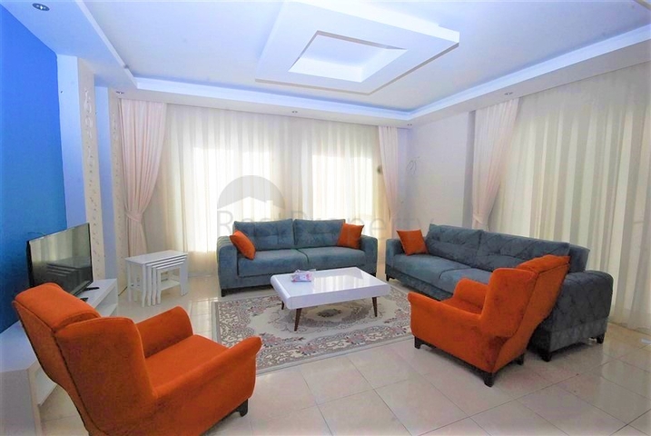 Трехкомнатная квартира с мебелью в Махмутларе