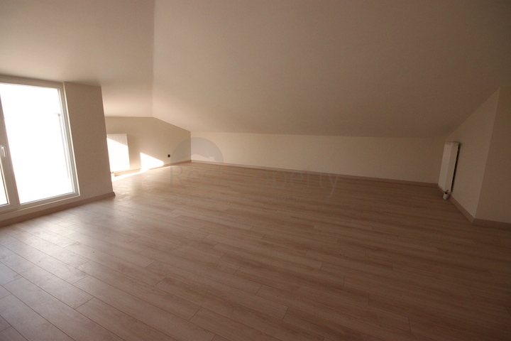 Дуплекс квартира 4+2 в районе Кадыкей