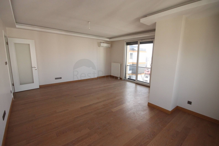 Дуплекс квартира 4+2 в районе Кадыкей