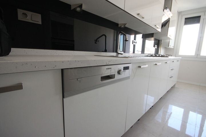 Дуплекс квартира 4+2 в районе Кадыкей