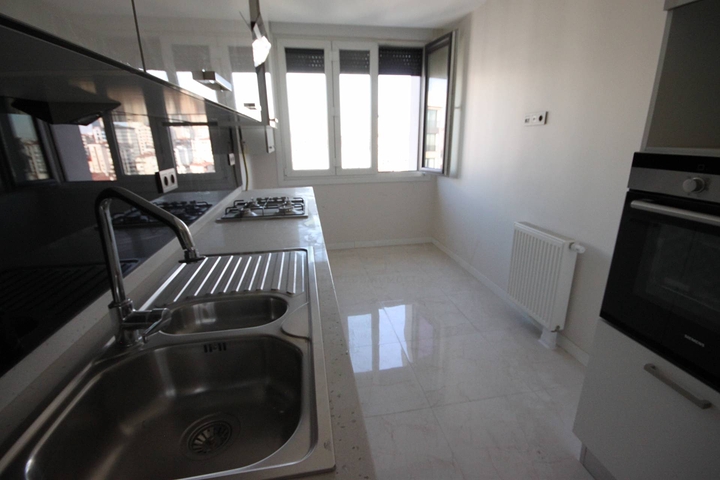 Дуплекс квартира 4+2 в районе Кадыкей