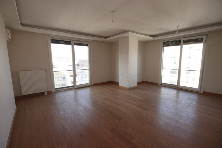 Дуплекс квартира 4+2 в районе Кадыкей