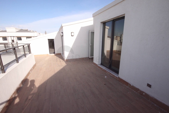 Дуплекс квартира 4+2 в районе Кадыкей