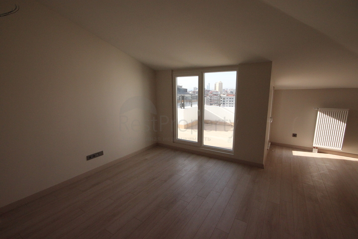 Дуплекс квартира 4+2 в районе Кадыкей