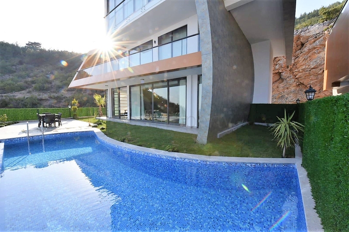 Новый проект элитных вилл в центре Алании