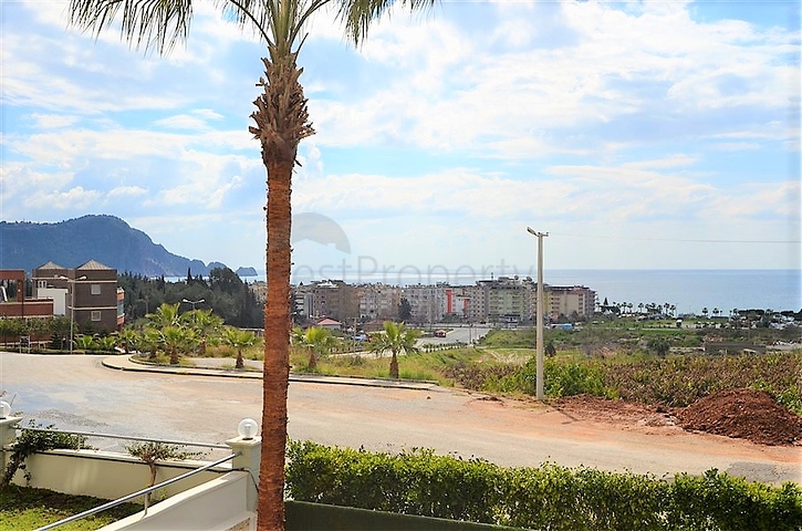 Меблированная квартира с двумя спальнями в центре Алании