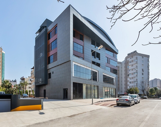 Коммерческие помещения на продажу в центре Лары Анталья