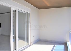 Трехкомнатная квартира в благоустроенном комплексе Махмутлара