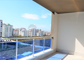 Трехкомнатная квартира в благоустроенном комплексе Махмутлара