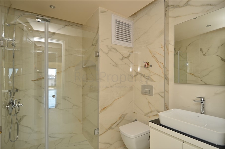 Просторный пентхаус с видом на море в районе Махмутлар