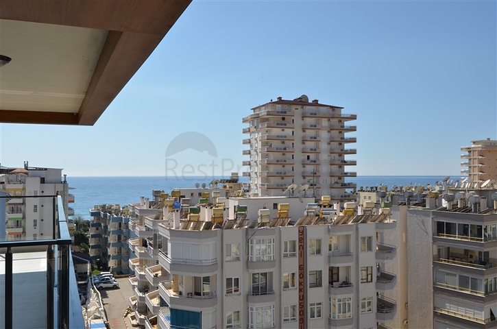 Просторный пентхаус с видом на море в районе Махмутлар