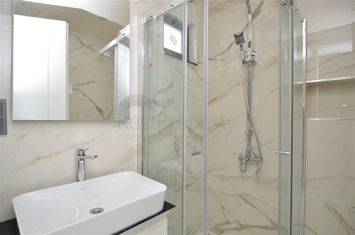 Просторный пентхаус с видом на море в районе Махмутлар