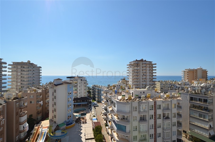 Просторный пентхаус с видом на море в районе Махмутлар