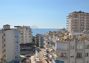 Просторный пентхаус с видом на море в районе Махмутлар