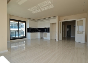 Просторный пентхаус с видом на море в районе Махмутлар