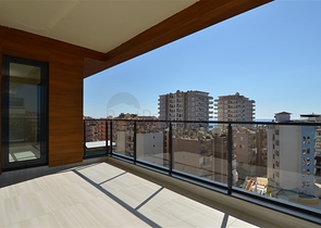 Просторный пентхаус с видом на море в районе Махмутлар