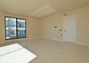 Просторный пентхаус с видом на море в районе Махмутлар