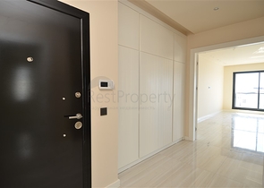 Просторный пентхаус с видом на море в районе Махмутлар