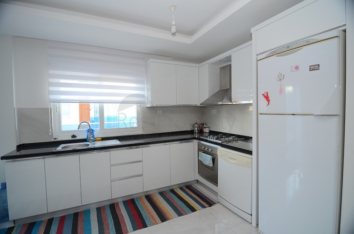 Меблированный пентхаус с тремя спальнями в Махмутларе