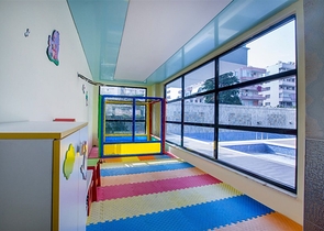 Меблированный пентхаус с тремя спальнями в Махмутларе