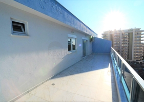 Меблированный пентхаус с тремя спальнями в Махмутларе