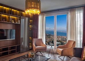 Апартаменты с видом на море рядом с транспортным узлом