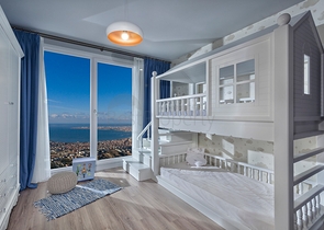 Апартаменты с видом на море рядом с транспортным узлом