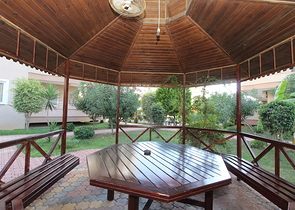 Меблированная квартира с двумя спальными комнатами