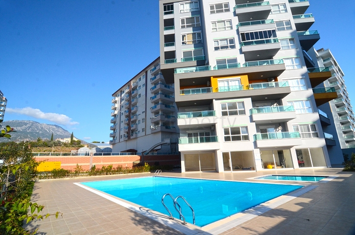 Двухкомнатная квартира с мебелью в новом комплексе Махмутлара