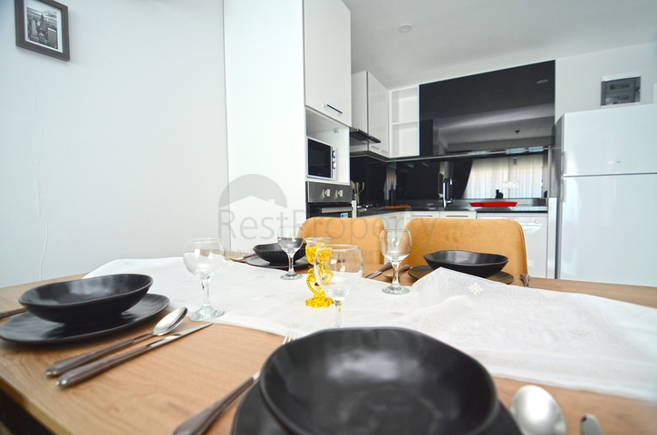 Двухкомнатная квартира с мебелью в новом комплексе Махмутлара