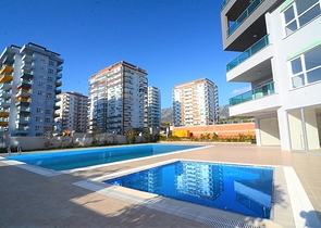 Двухкомнатная квартира с мебелью в новом комплексе Махмутлара