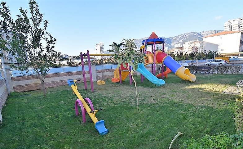 Меблированный пентхаус с видом на море в Махмутларе