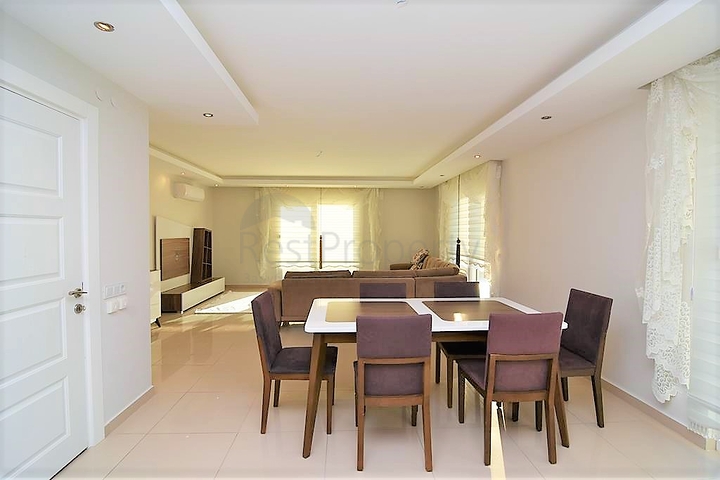 Меблированный пентхаус с видом на море в Махмутларе