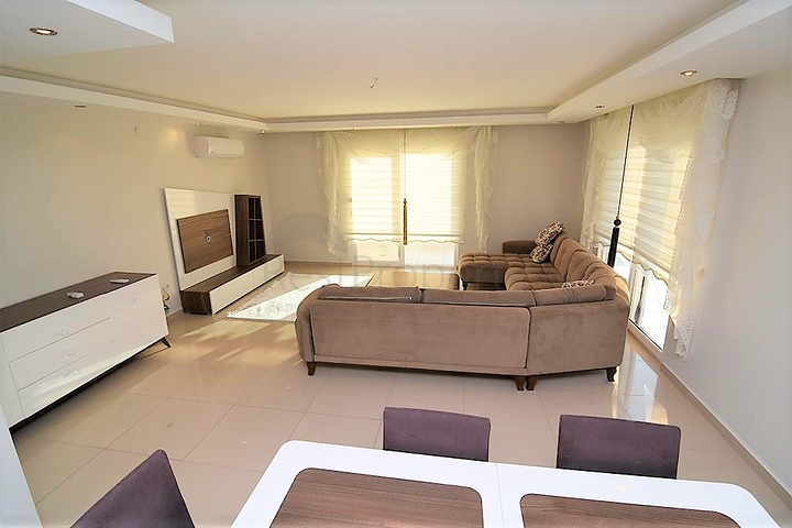 Меблированный пентхаус с видом на море в Махмутларе