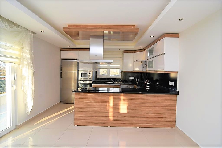 Меблированный пентхаус с видом на море в Махмутларе